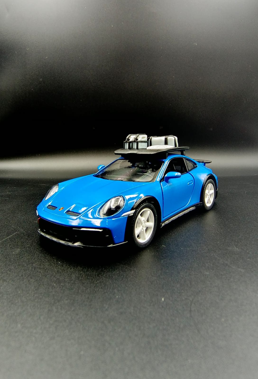 Kinsmart 1:36 Porsche 911 Dakar Rallye Diecast Model Car with Roof Rack - Blue