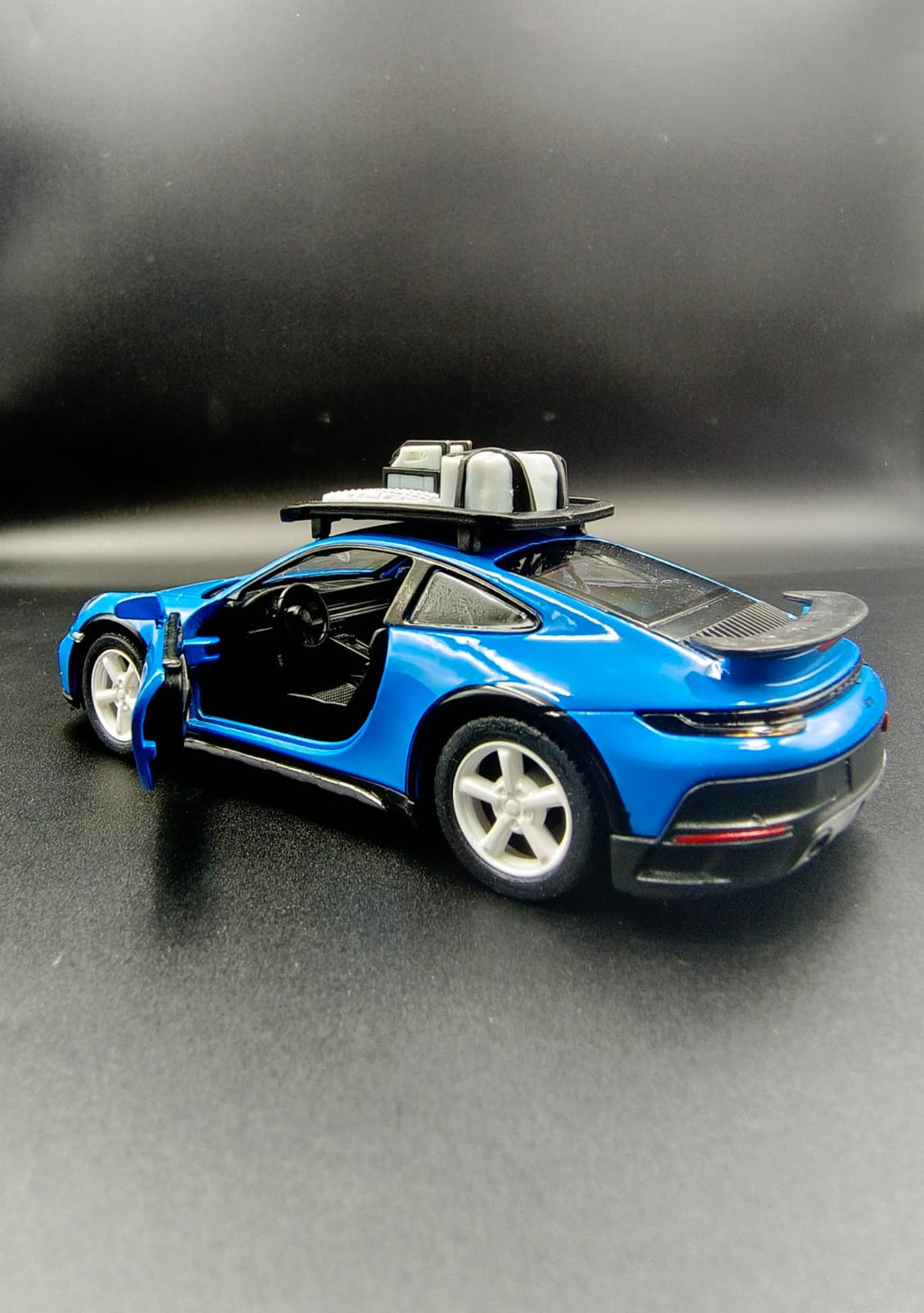 Kinsmart 1:36 Porsche 911 Dakar Rallye Diecast Model Car with Roof Rack - Blue