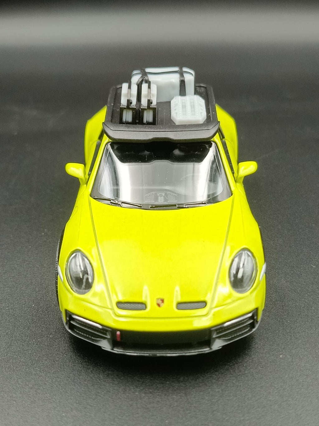 Kinsmart 1:36 Porsche 911 Dakar Rallye Diecast Model Car with Roof Rack - Lime Yellow