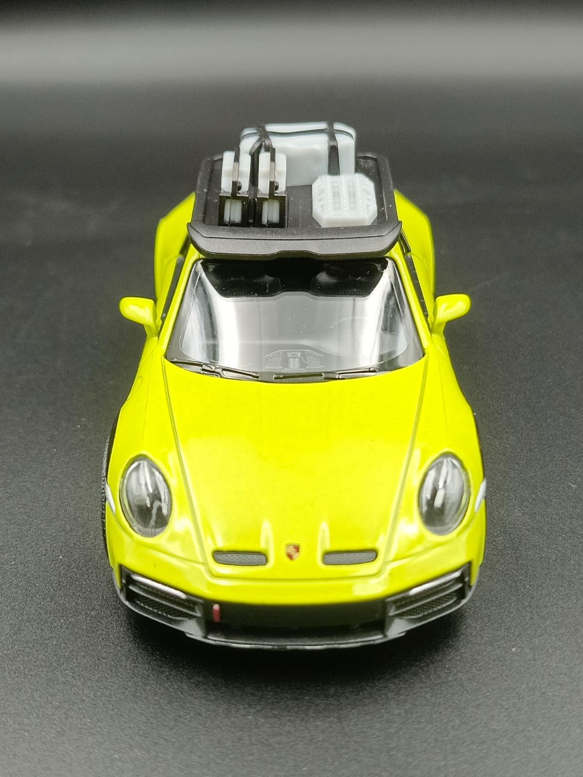 Kinsmart 1:36 Porsche 911 Dakar Rallye Diecast Model Car with Roof Rack - Lime Yellow