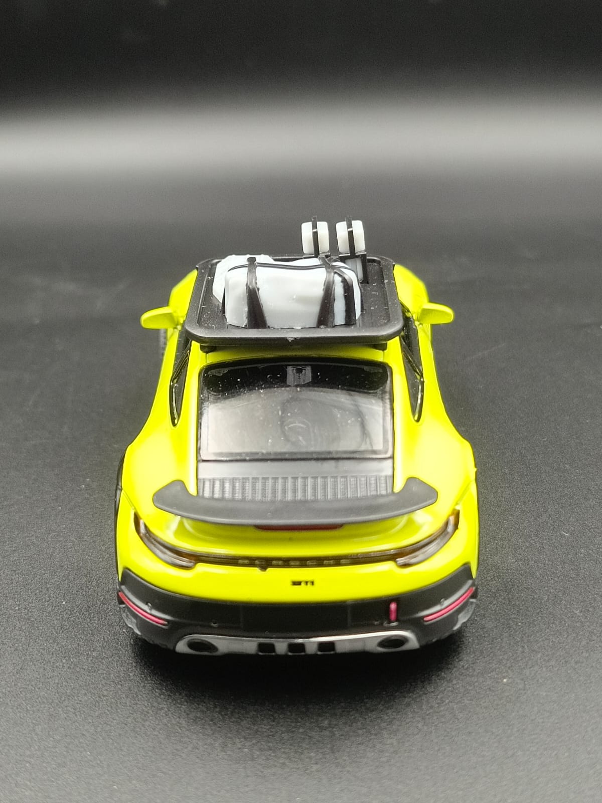 Kinsmart 1:36 Porsche 911 Dakar Rallye Diecast Model Car with Roof Rack - Lime Yellow