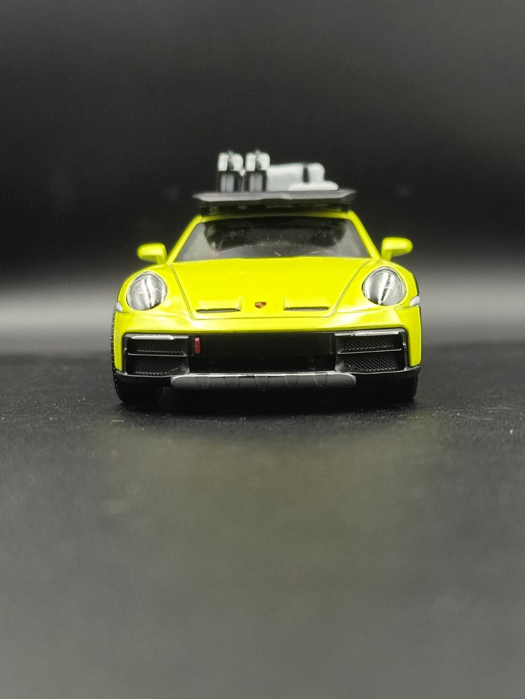 Kinsmart 1:36 Porsche 911 Dakar Rallye Diecast Model Car with Roof Rack - Lime Yellow