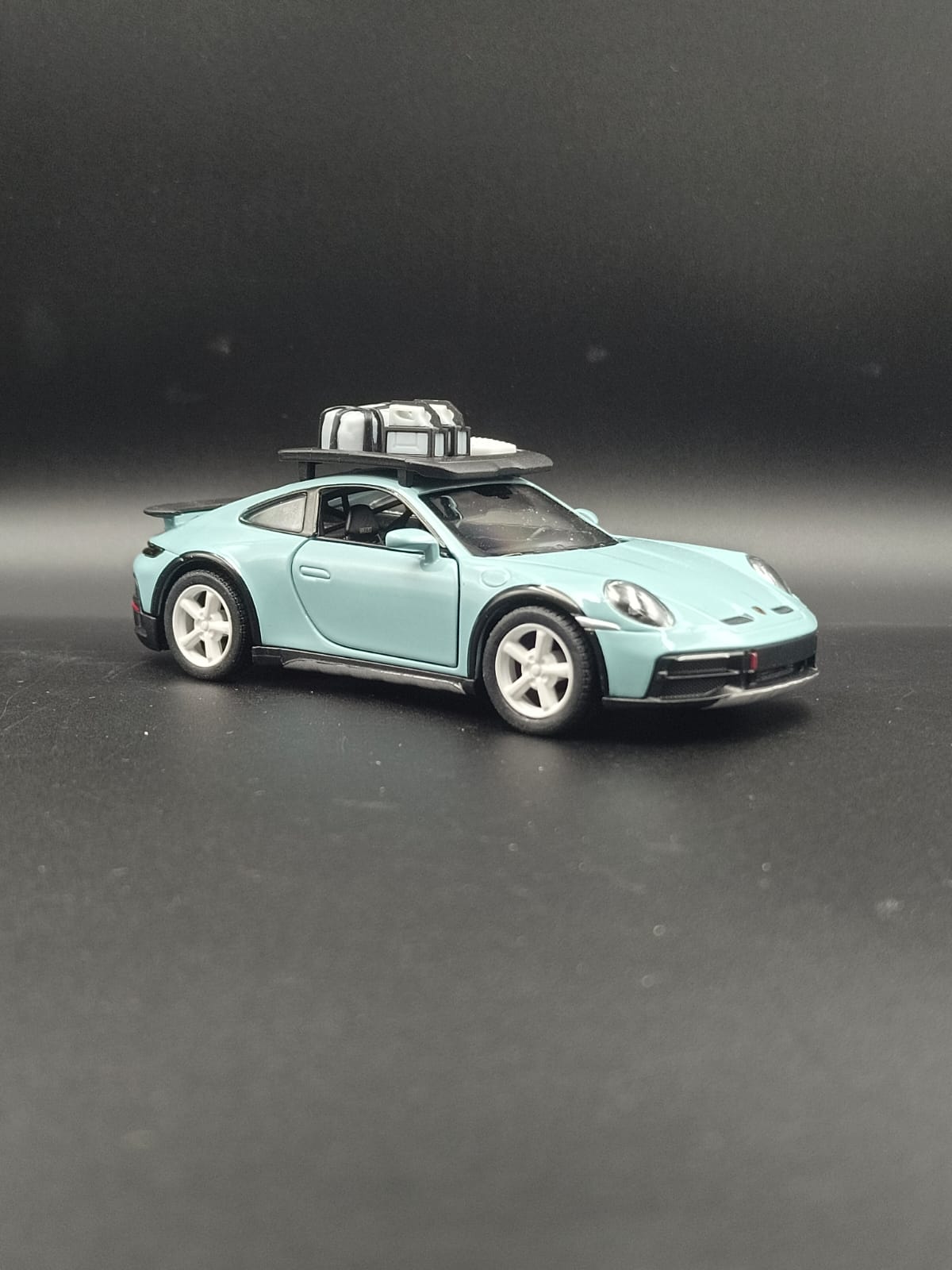 Kinsmart 1:36 Porsche 911 Dakar Rallye Diecast Model Car with Roof Rack - Green Metallic