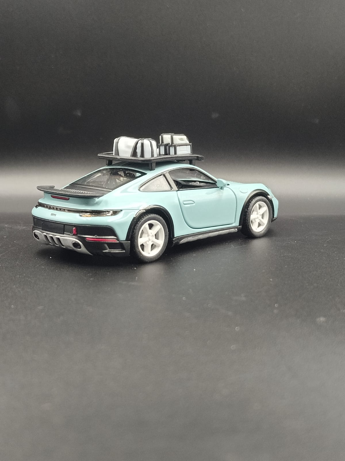 Kinsmart 1:36 Porsche 911 Dakar Rallye Diecast Model Car with Roof Rack - Green Metallic