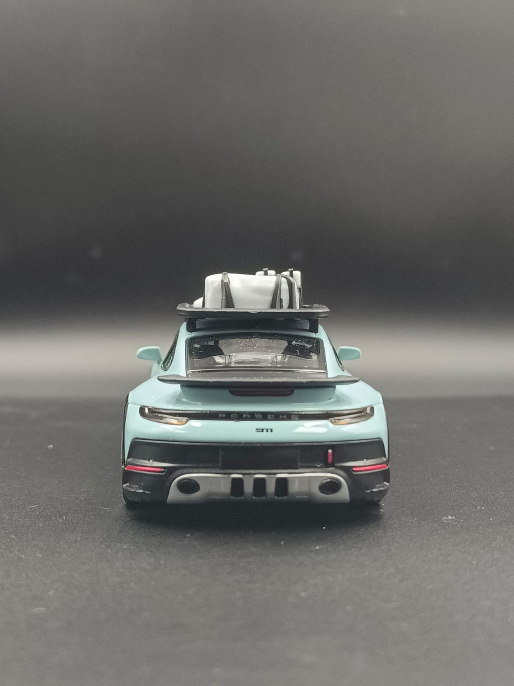 Kinsmart 1:36 Porsche 911 Dakar Rallye Diecast Model Car with Roof Rack - Green Metallic