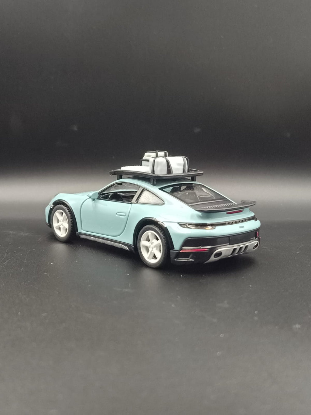 Kinsmart 1:36 Porsche 911 Dakar Rallye Diecast Model Car with Roof Rack - Green Metallic