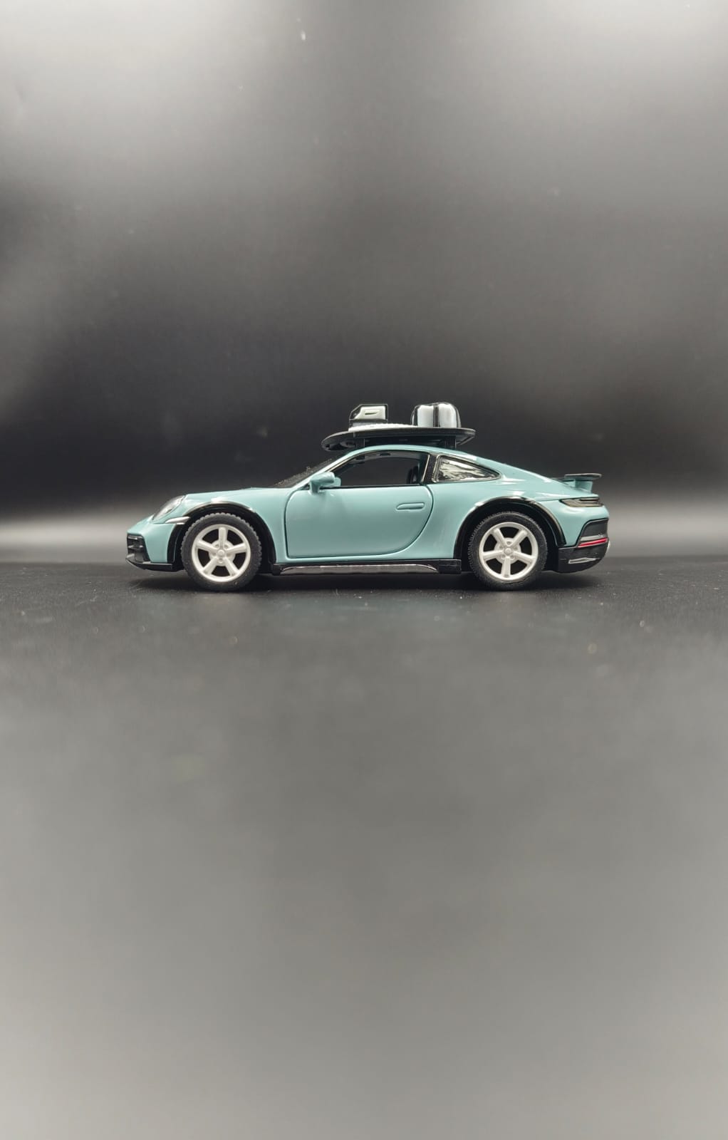 Kinsmart 1:36 Porsche 911 Dakar Rallye Diecast Model Car with Roof Rack - Green Metallic