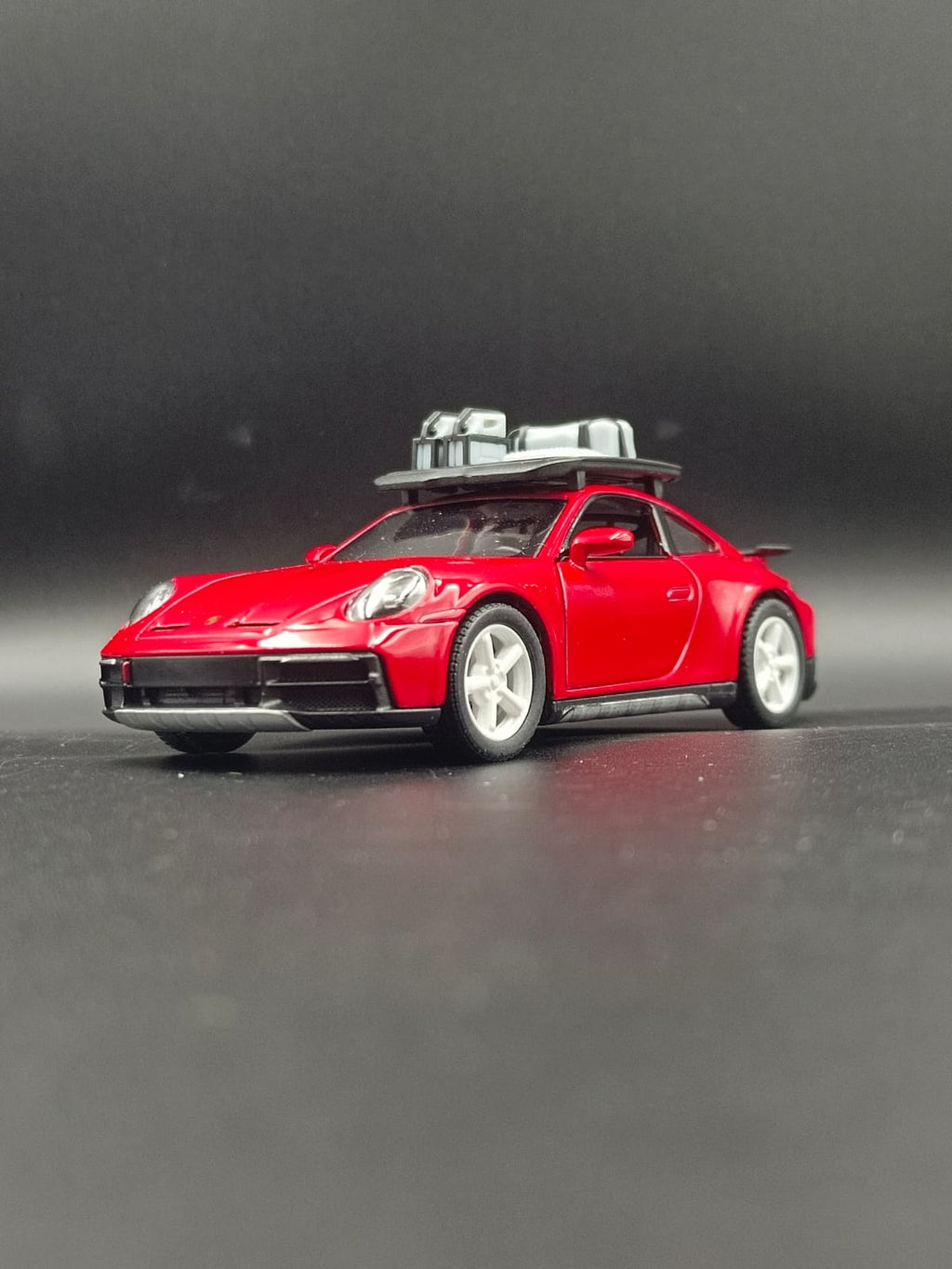 Kinsmart 1:36 Porsche 911 Dakar Rallye Diecast Model Car with Roof Rack - Red
