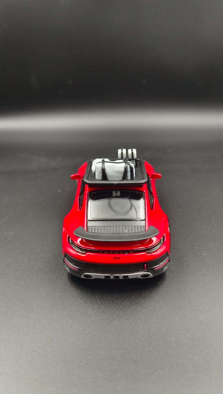 Kinsmart 1:36 Porsche 911 Dakar Rallye Diecast Model Car with Roof Rack - Red