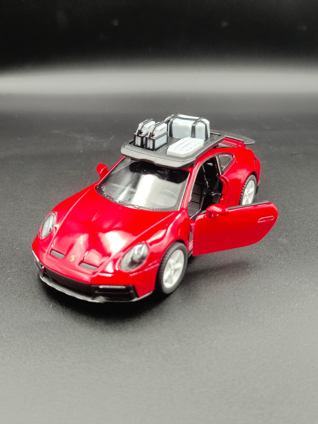 Kinsmart 1:36 Porsche 911 Dakar Rallye Diecast Model Car with Roof Rack - Red