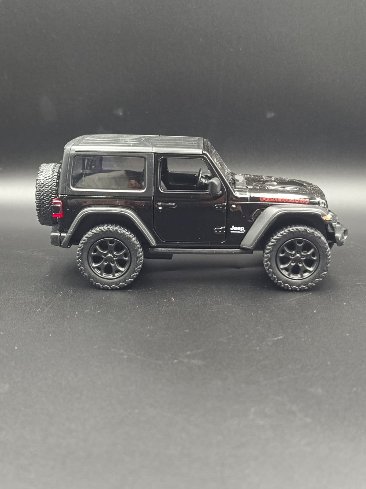 Kinsmart 2018 Jeep Wrangler Rubicon Hard Top Diecast Model (1:34 Scale) - Black
