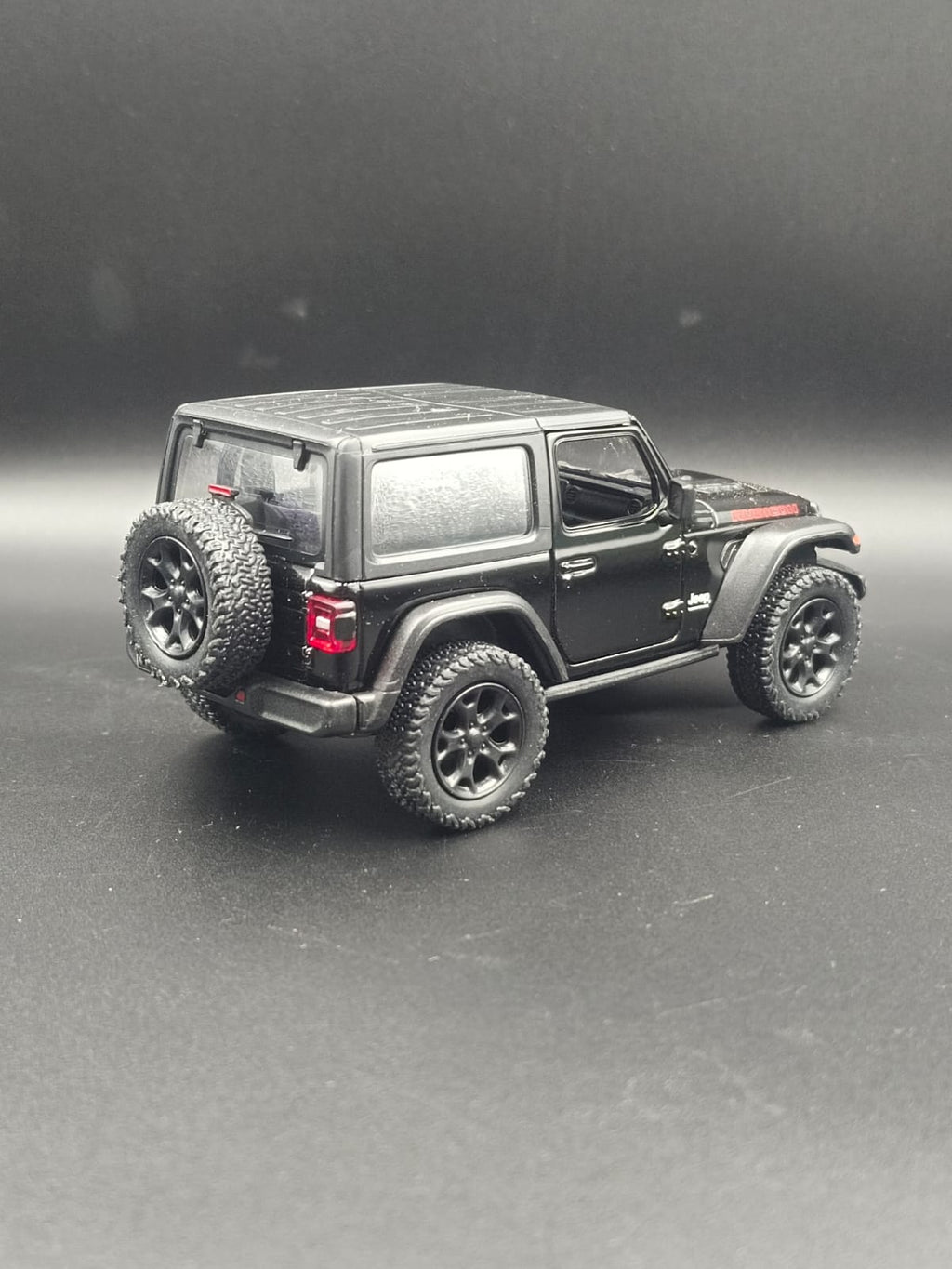 Kinsmart 2018 Jeep Wrangler Rubicon Hard Top Diecast Model (1:34 Scale) - Black