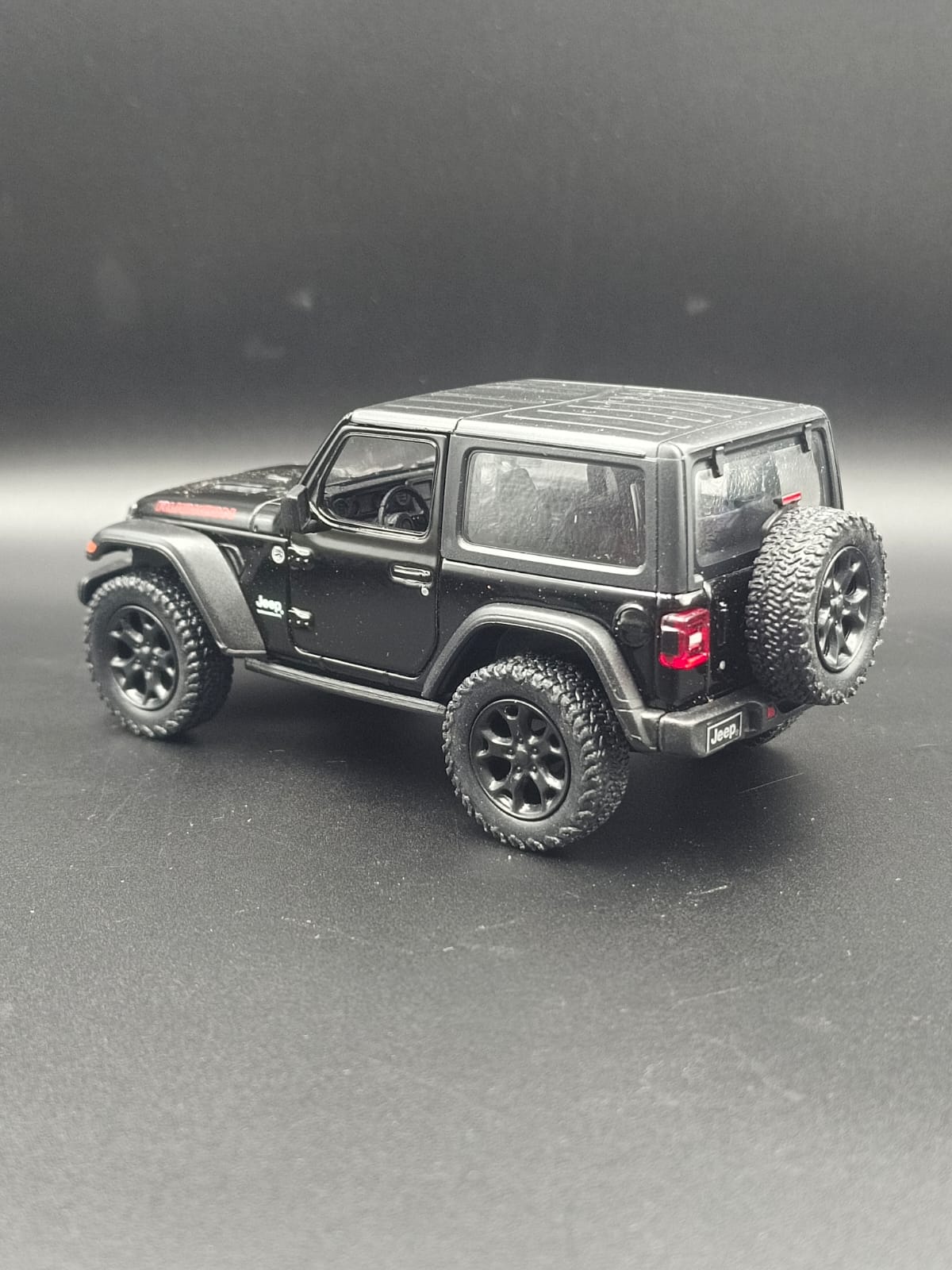Kinsmart 2018 Jeep Wrangler Rubicon Hard Top Diecast Model (1:34 Scale) - Black