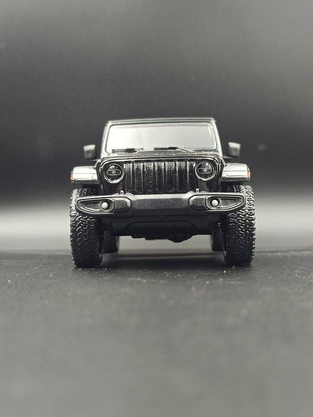 Kinsmart 2018 Jeep Wrangler Rubicon Hard Top Diecast Model (1:34 Scale) - Black