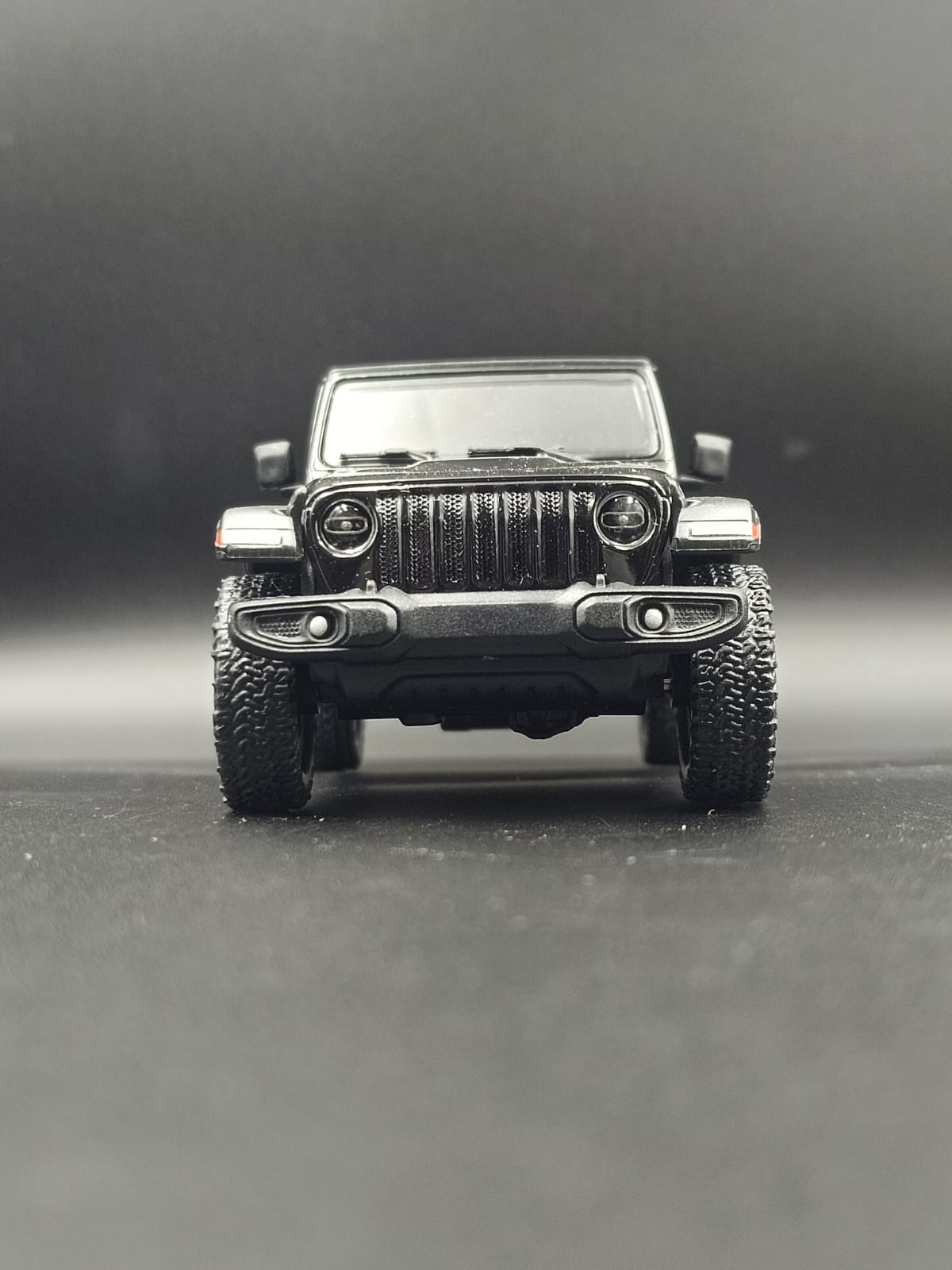 Kinsmart 2018 Jeep Wrangler Rubicon Hard Top Diecast Model (1:34 Scale) - Black