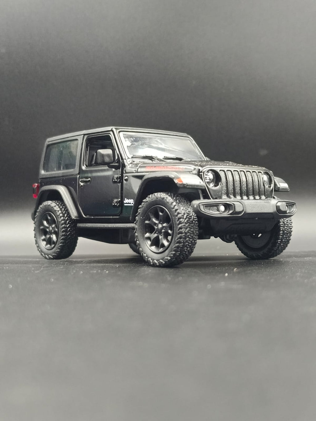 Kinsmart 2018 Jeep Wrangler Rubicon Hard Top Diecast Model (1:34 Scale) - Black