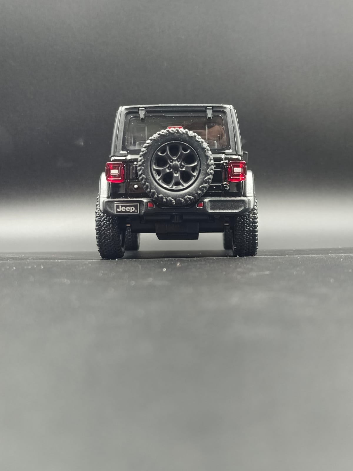 Kinsmart 2018 Jeep Wrangler Rubicon Hard Top Diecast Model (1:34 Scale) - Black