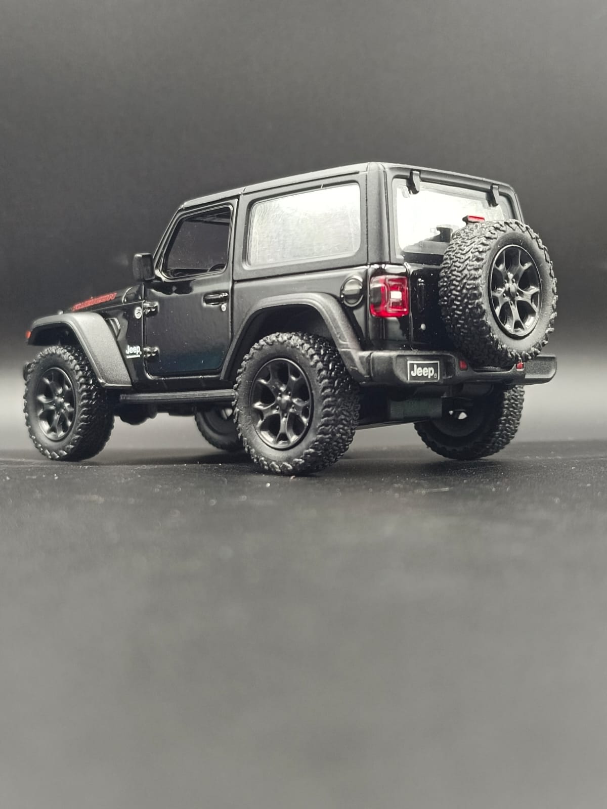 Kinsmart 2018 Jeep Wrangler Rubicon Hard Top Diecast Model (1:34 Scale) - Black