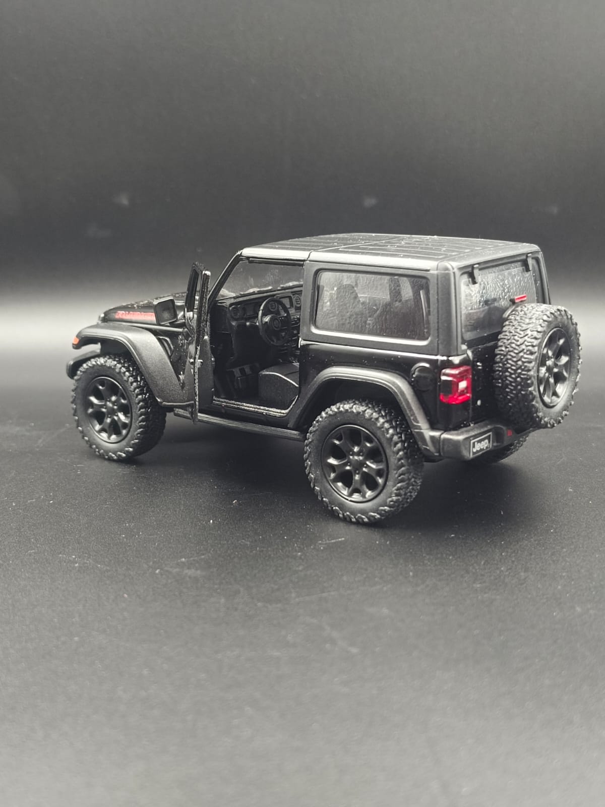 Kinsmart 2018 Jeep Wrangler Rubicon Hard Top Diecast Model (1:34 Scale) - Black