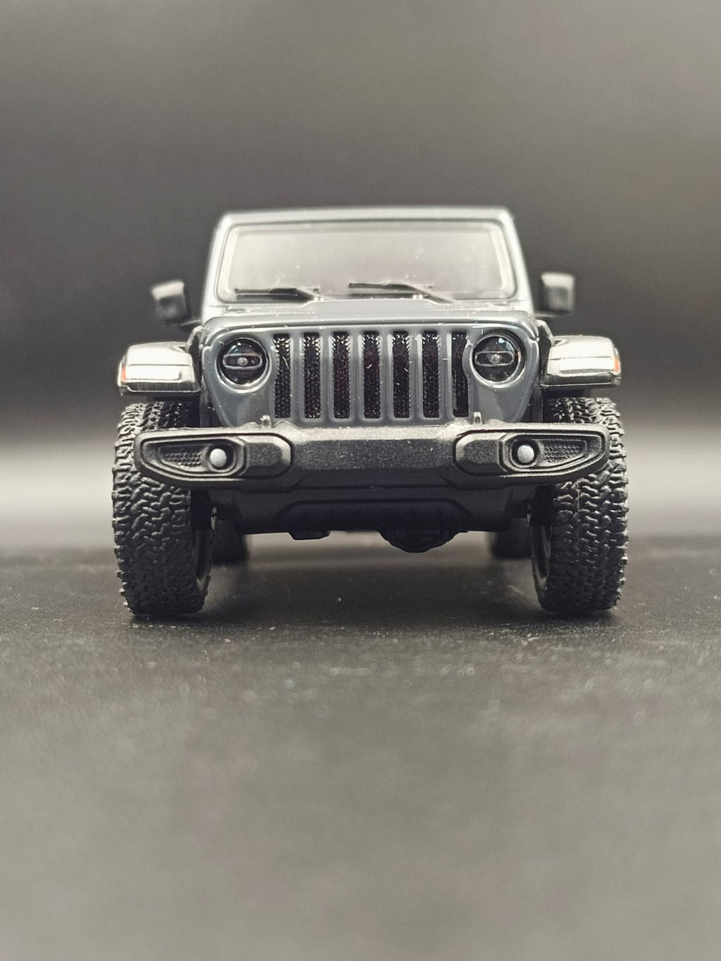 Kinsmart 2018 Jeep Wrangler Rubicon Hard Top Diecast Model (1:34 Scale) - Dark Green