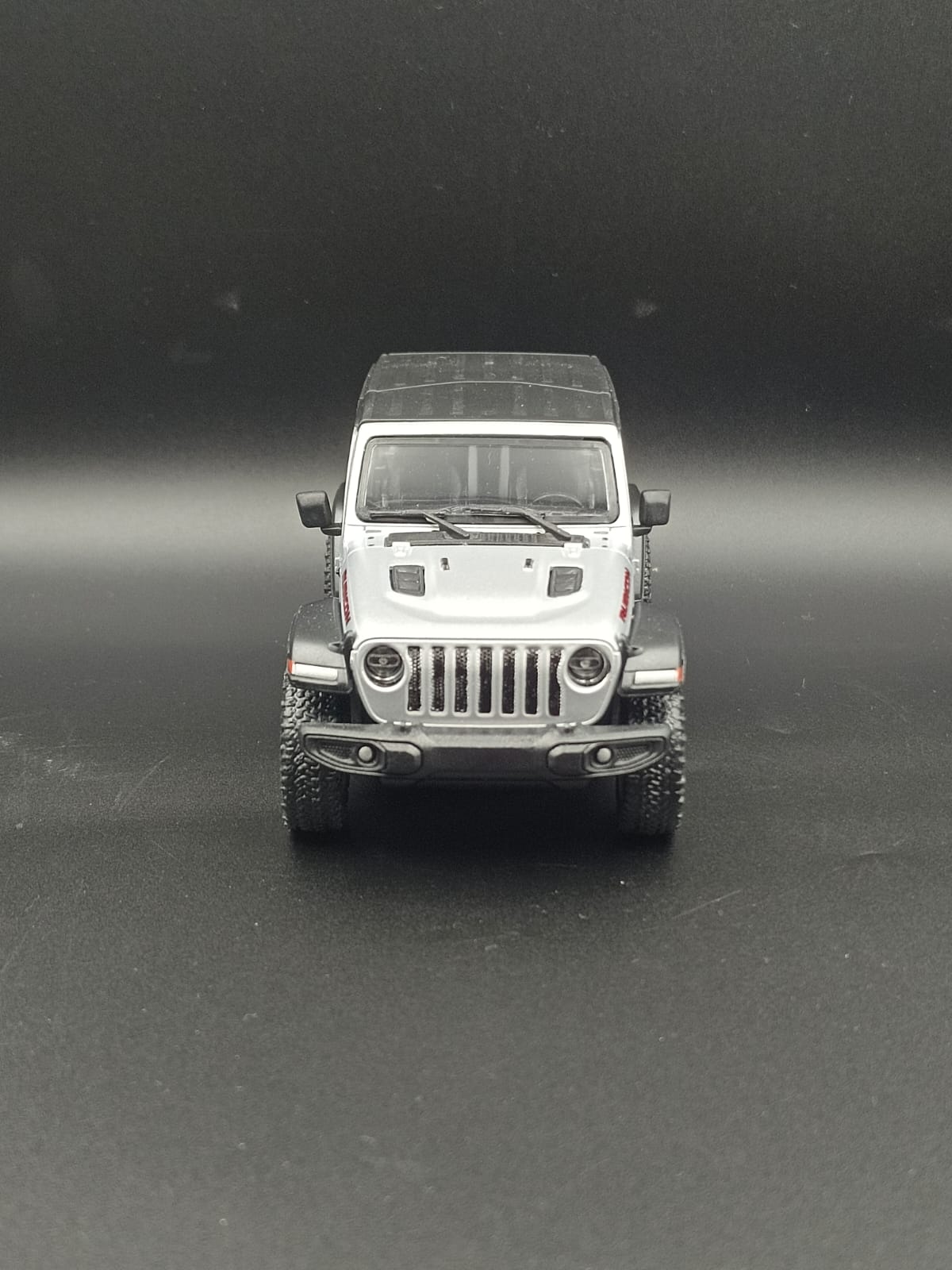 Kinsmart 2018 Jeep Wrangler Rubicon Hard Top Diecast Model (1:34 Scale) - Silver