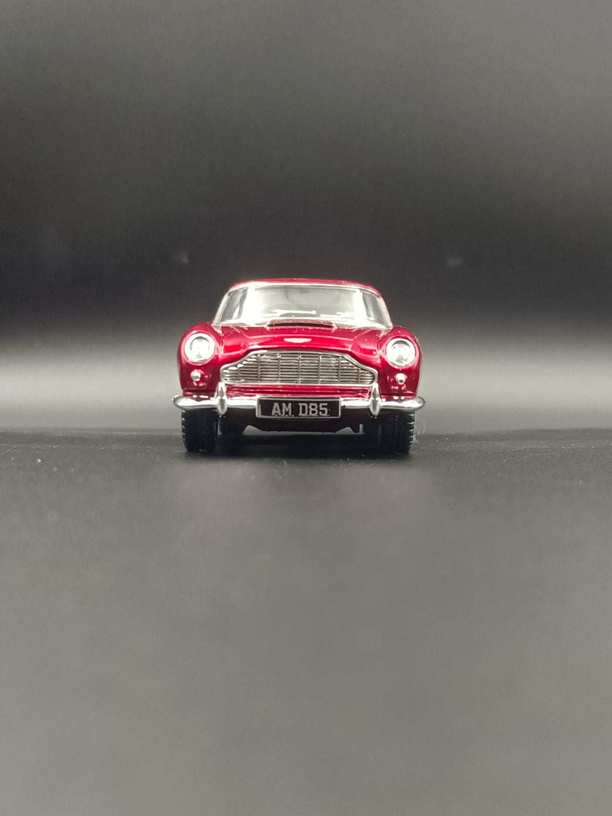 Kinsmart Aston Martin DB5 1963 Diecast Model Car - 1:38 Scale (Red)