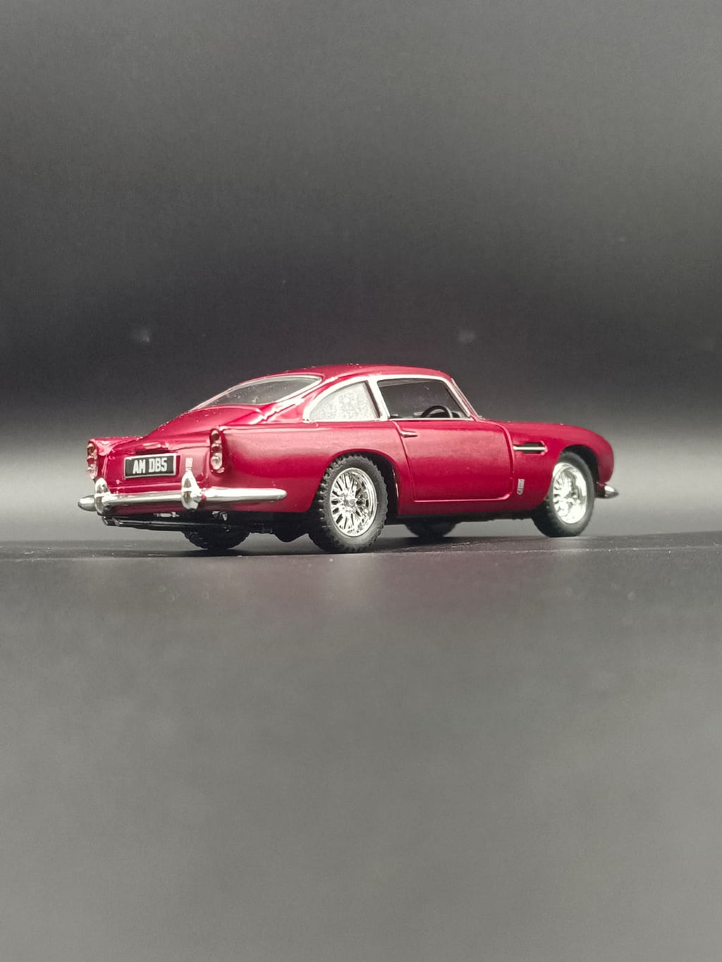 Kinsmart Aston Martin DB5 1963 Diecast Model Car - 1:38 Scale (Red)
