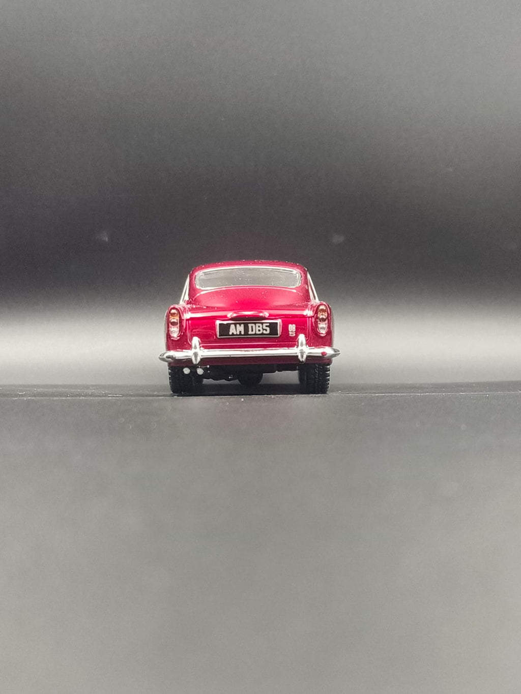 Kinsmart Aston Martin DB5 1963 Diecast Model Car - 1:38 Scale (Red)