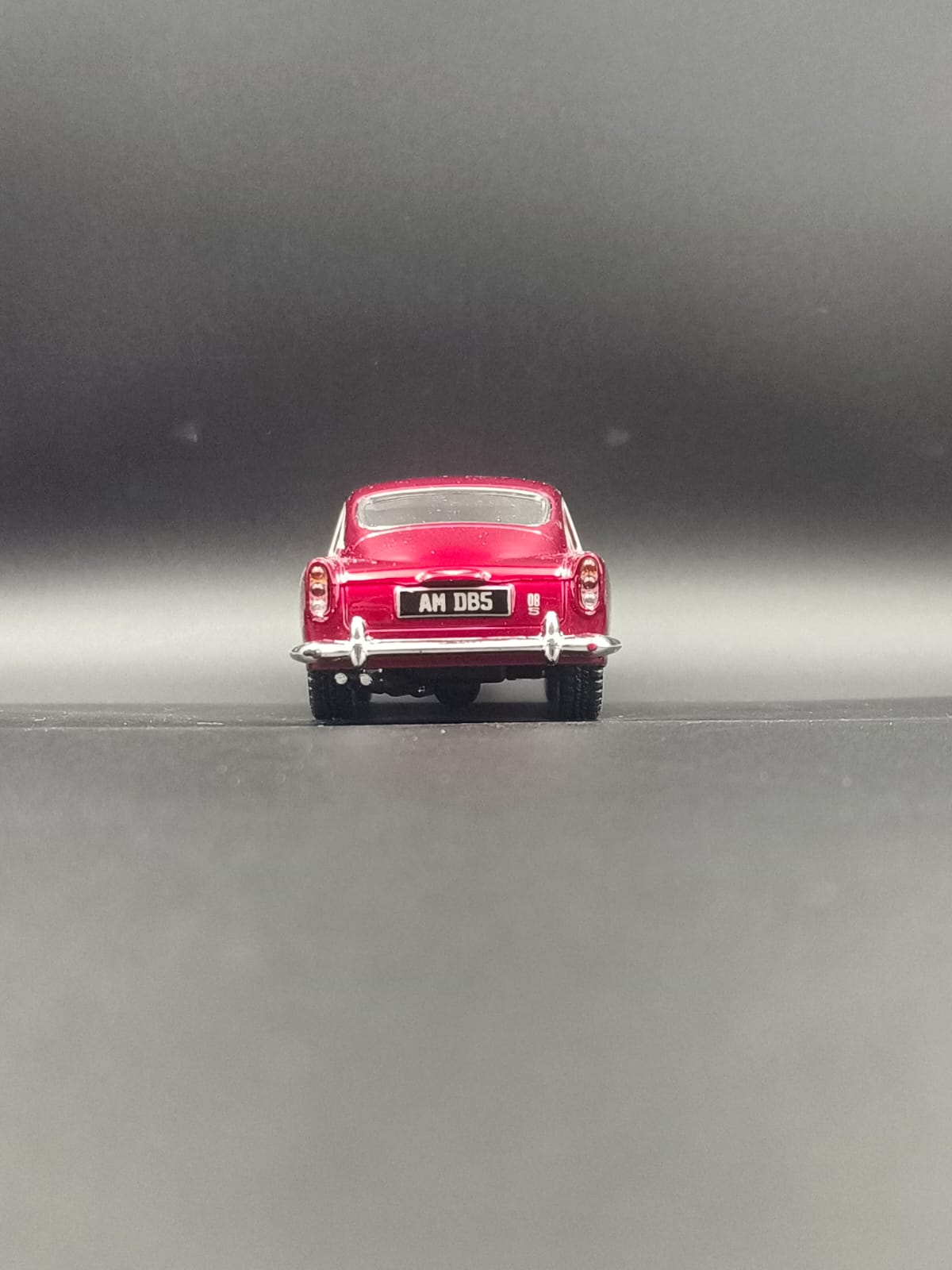 Kinsmart Aston Martin DB5 1963 Diecast Model Car - 1:38 Scale (Red)
