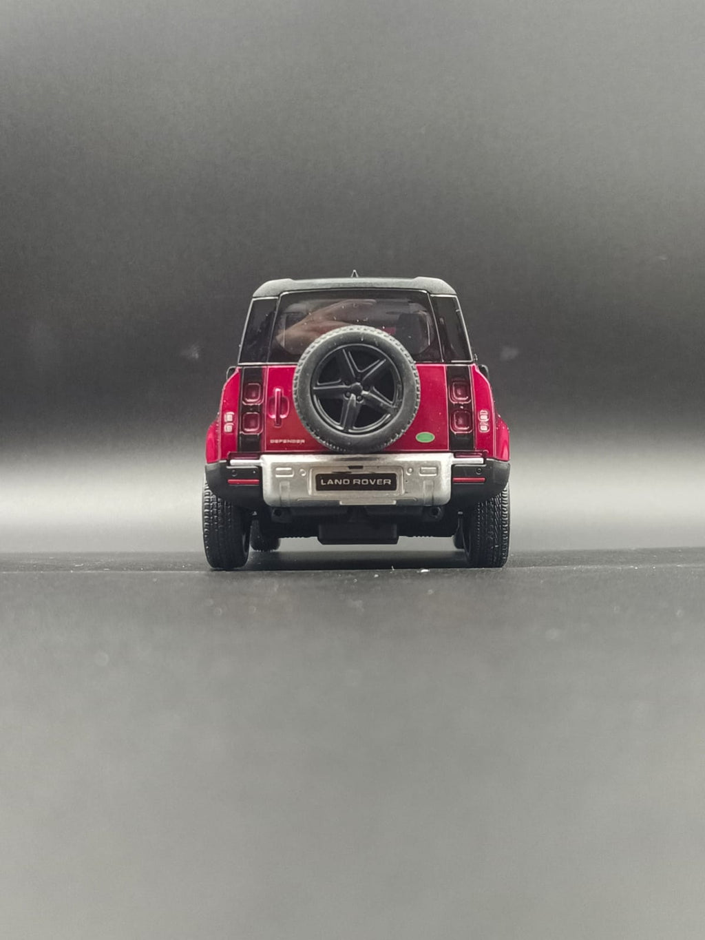 Kinsmart Land Rover Defender 90 Die-Cast Scale Model (1:36) - Red