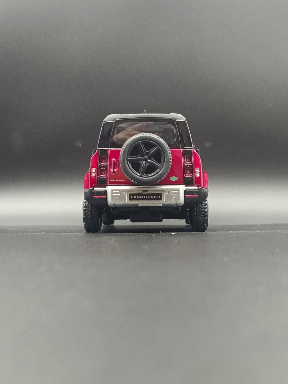 Kinsmart Land Rover Defender 90 Die-Cast Scale Model (1:36) - Red