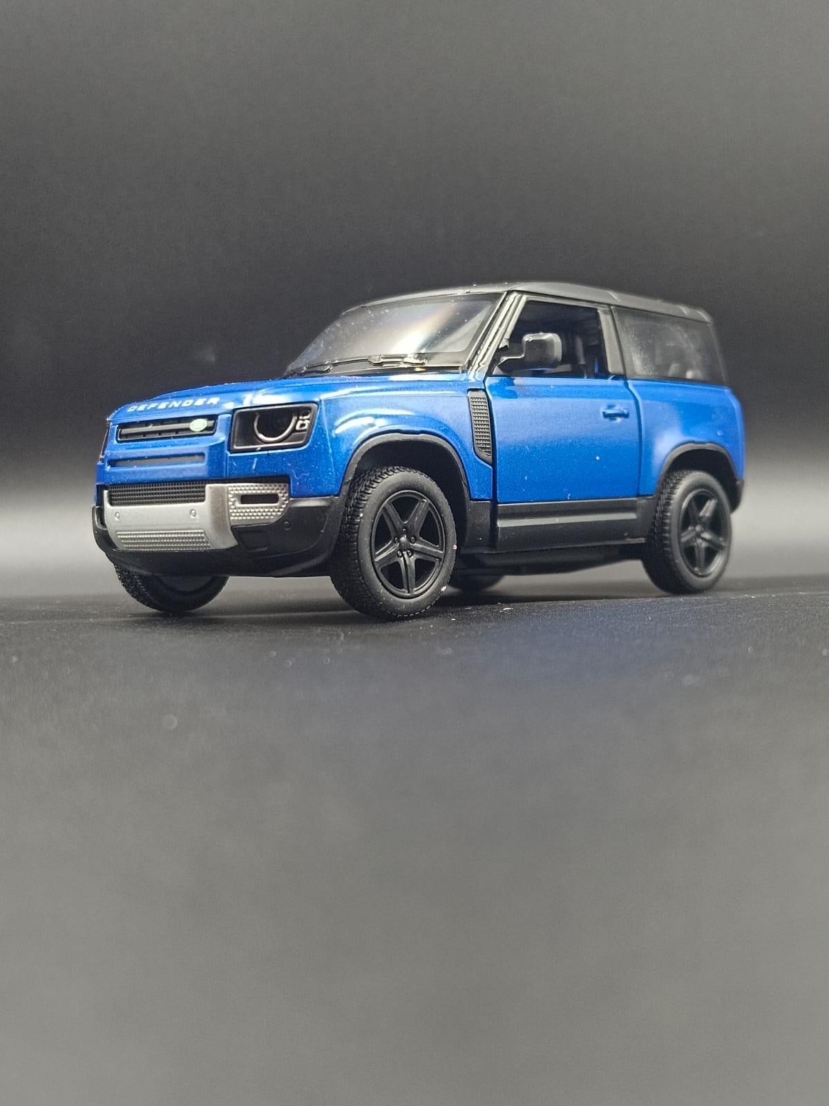 Kinsmart Land Rover Defender 90 Die-Cast Scale Model (1:36) - Blue