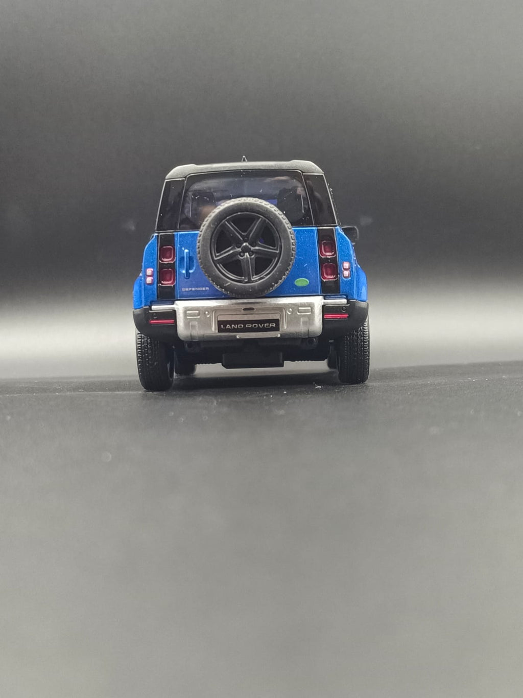 Kinsmart Land Rover Defender 90 Die-Cast Scale Model (1:36) - Blue