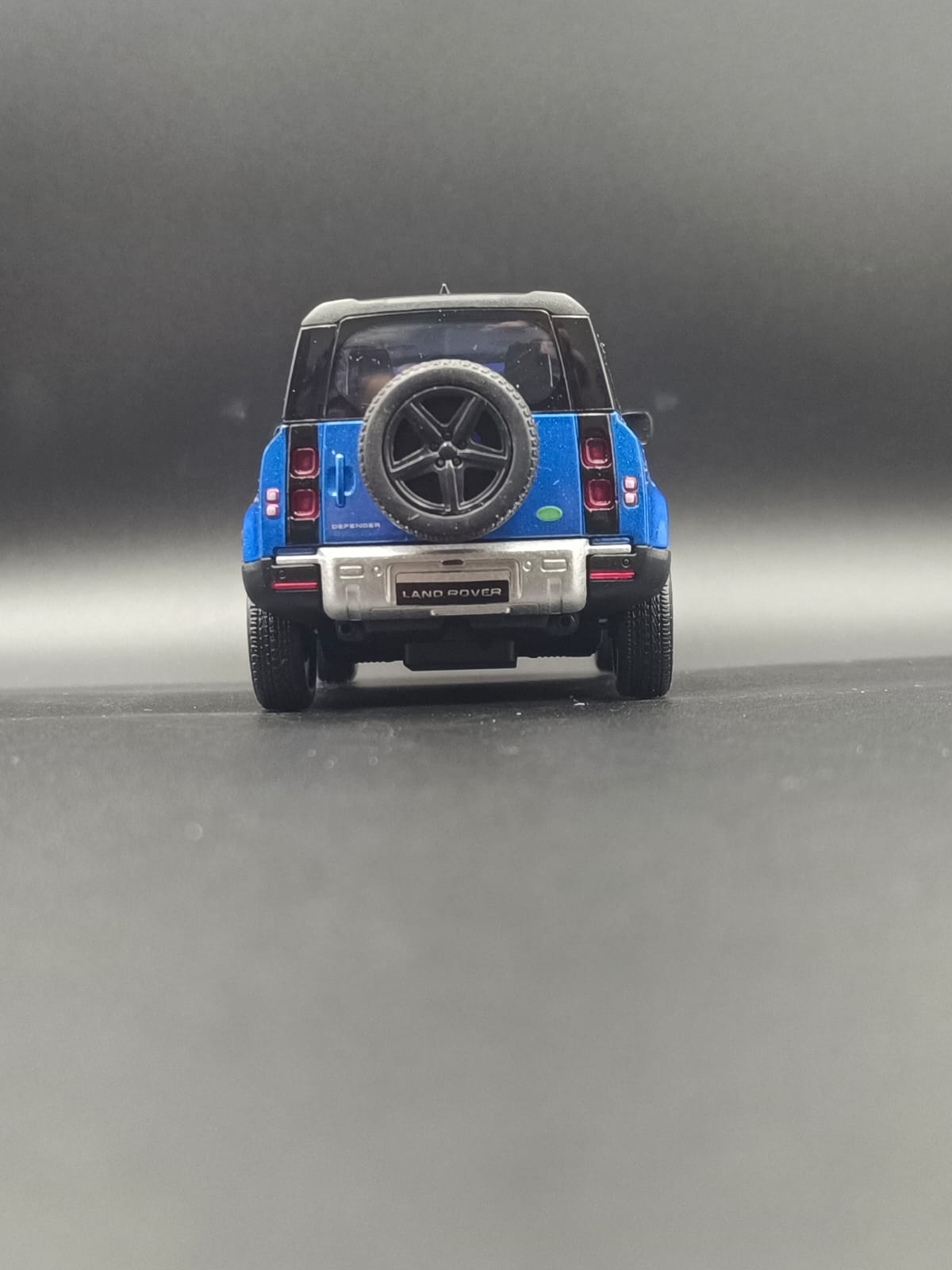 Kinsmart Land Rover Defender 90 Die-Cast Scale Model (1:36) - Blue
