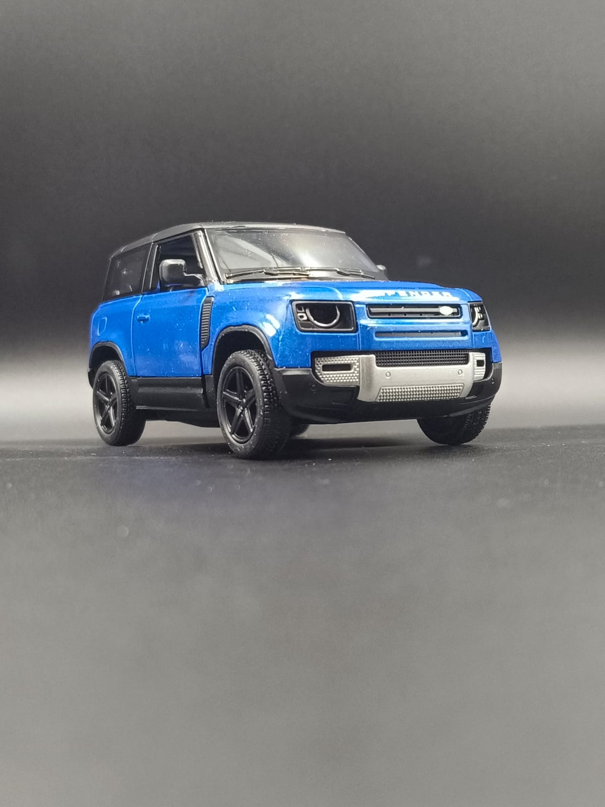 Kinsmart Land Rover Defender 90 Die-Cast Scale Model (1:36) - Blue