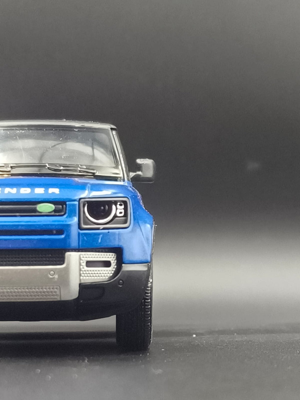 Kinsmart Land Rover Defender 90 Die-Cast Scale Model (1:36) - Blue