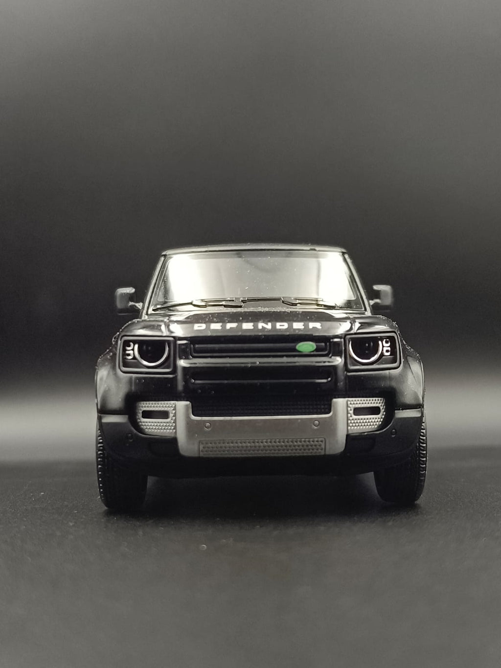 Kinsmart Land Rover Defender 90 Die-Cast Scale Model (1:36) - Jet Black