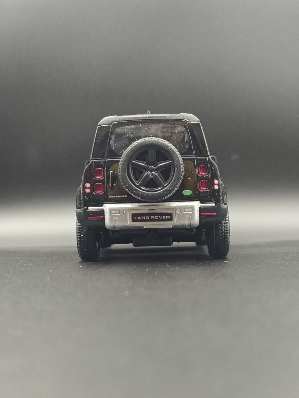 Kinsmart Land Rover Defender 90 Die-Cast Scale Model (1:36) - Jet Black