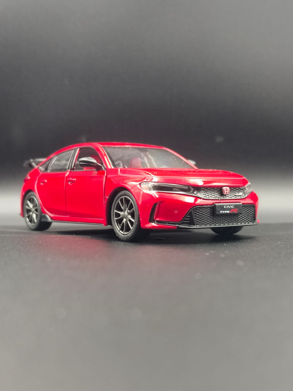 Kinsmart 2024 Honda Civic Type R Diecast Model Car - 1:36 Scale [Licensed] Red