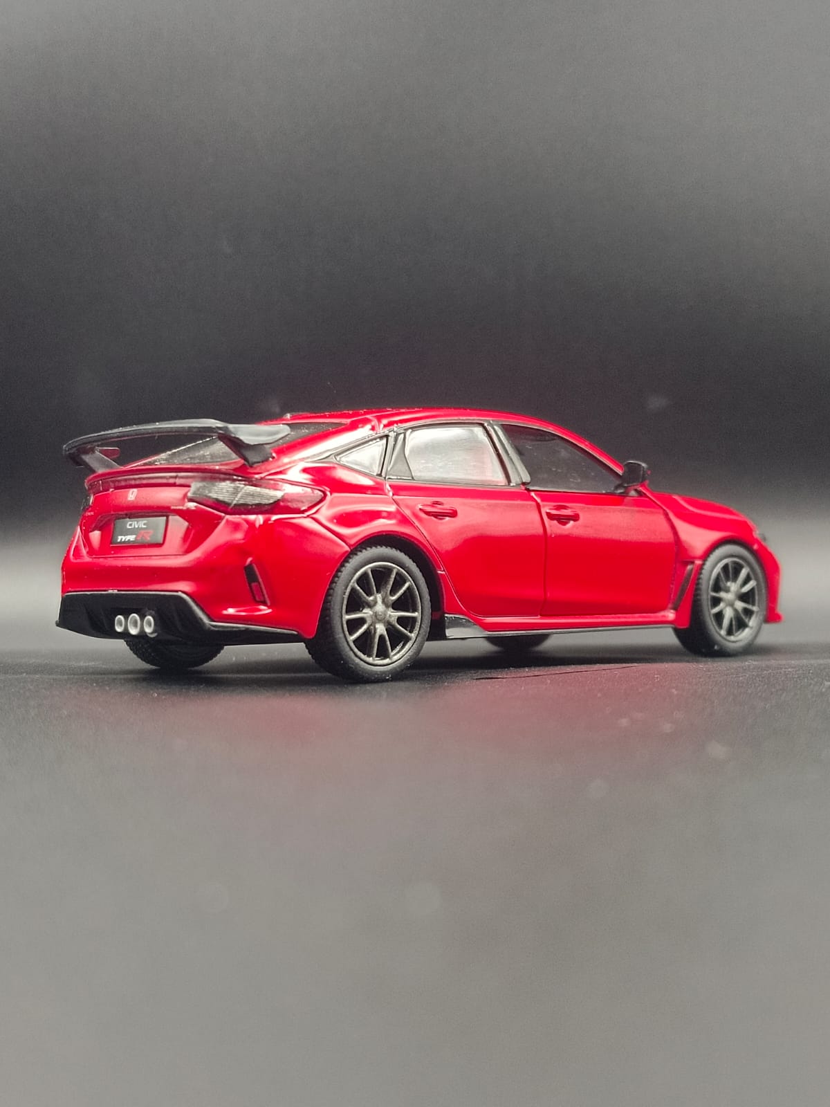 Kinsmart 2024 Honda Civic Type R Diecast Model Car - 1:36 Scale [Licensed] Red