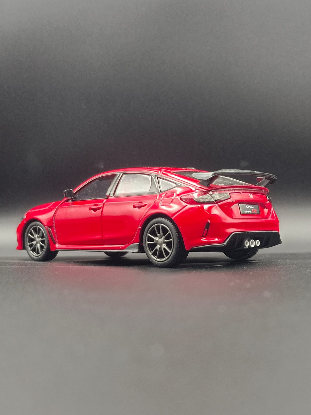 Kinsmart 2024 Honda Civic Type R Diecast Model Car - 1:36 Scale [Licensed] Red
