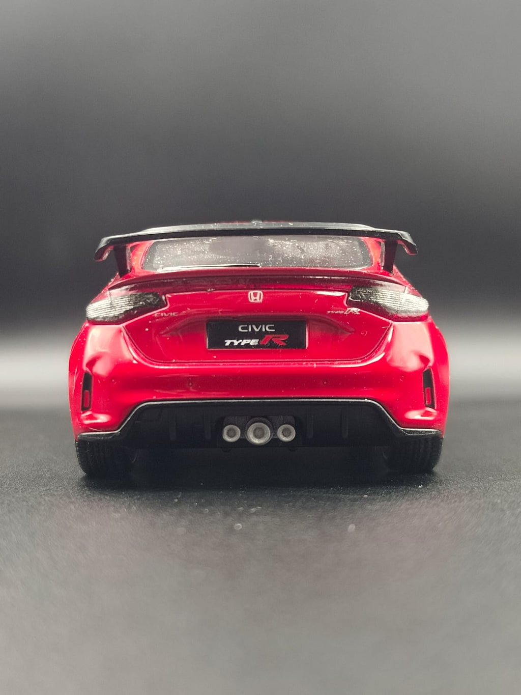 Kinsmart 2024 Honda Civic Type R Diecast Model Car - 1:36 Scale [Licensed] Red