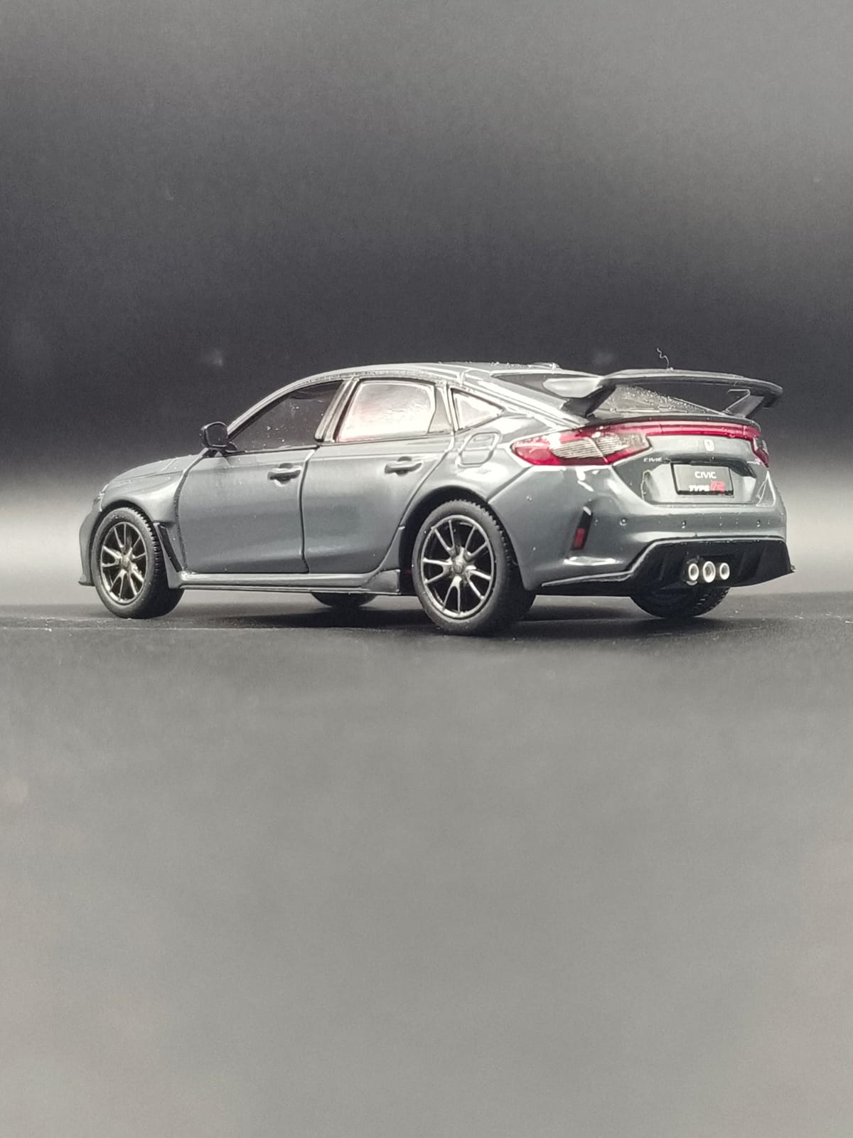 Kinsmart 2024 Honda Civic Type R Diecast Model Car - 1:36 Scale [Licensed] Grey