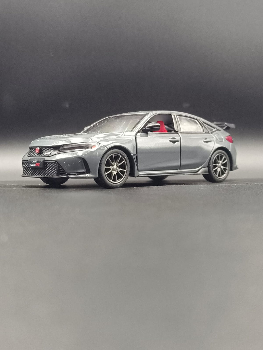 Kinsmart 2024 Honda Civic Type R Diecast Model Car - 1:36 Scale [Licensed] Grey