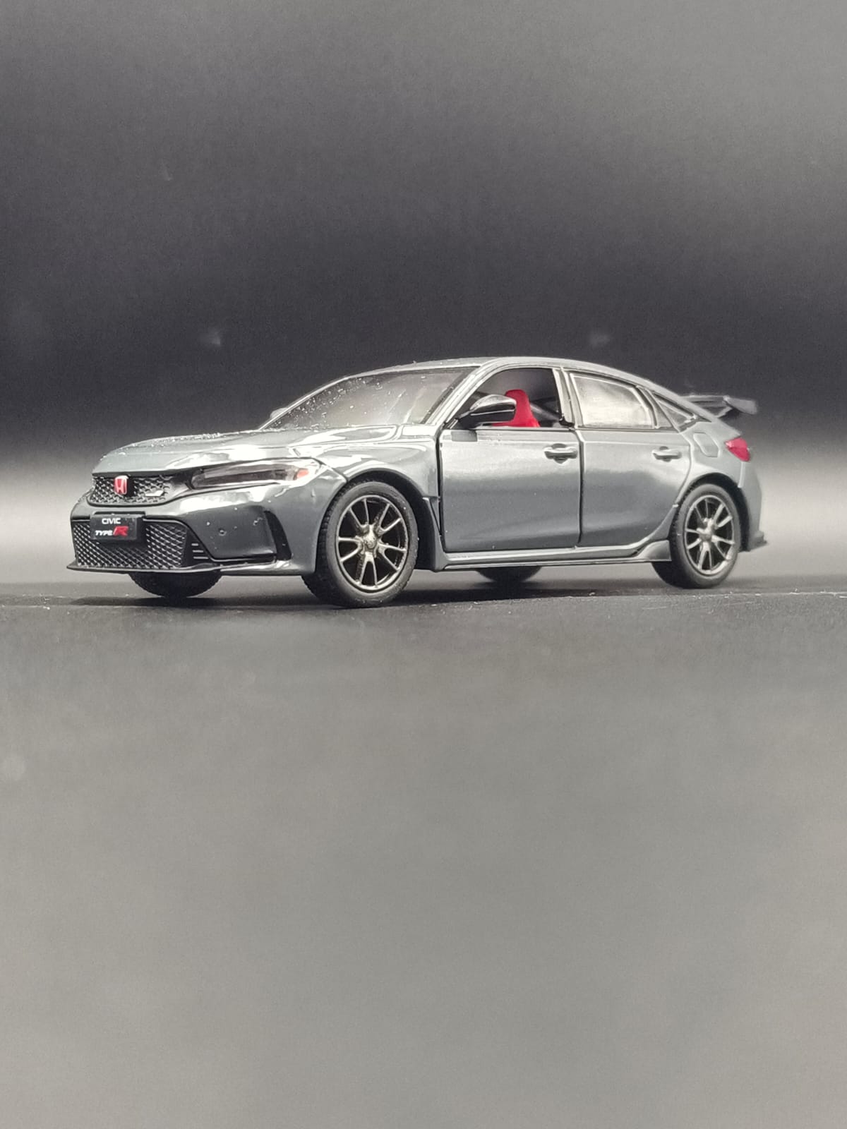 Kinsmart 2024 Honda Civic Type R Diecast Model Car - 1:36 Scale [Licensed] Grey