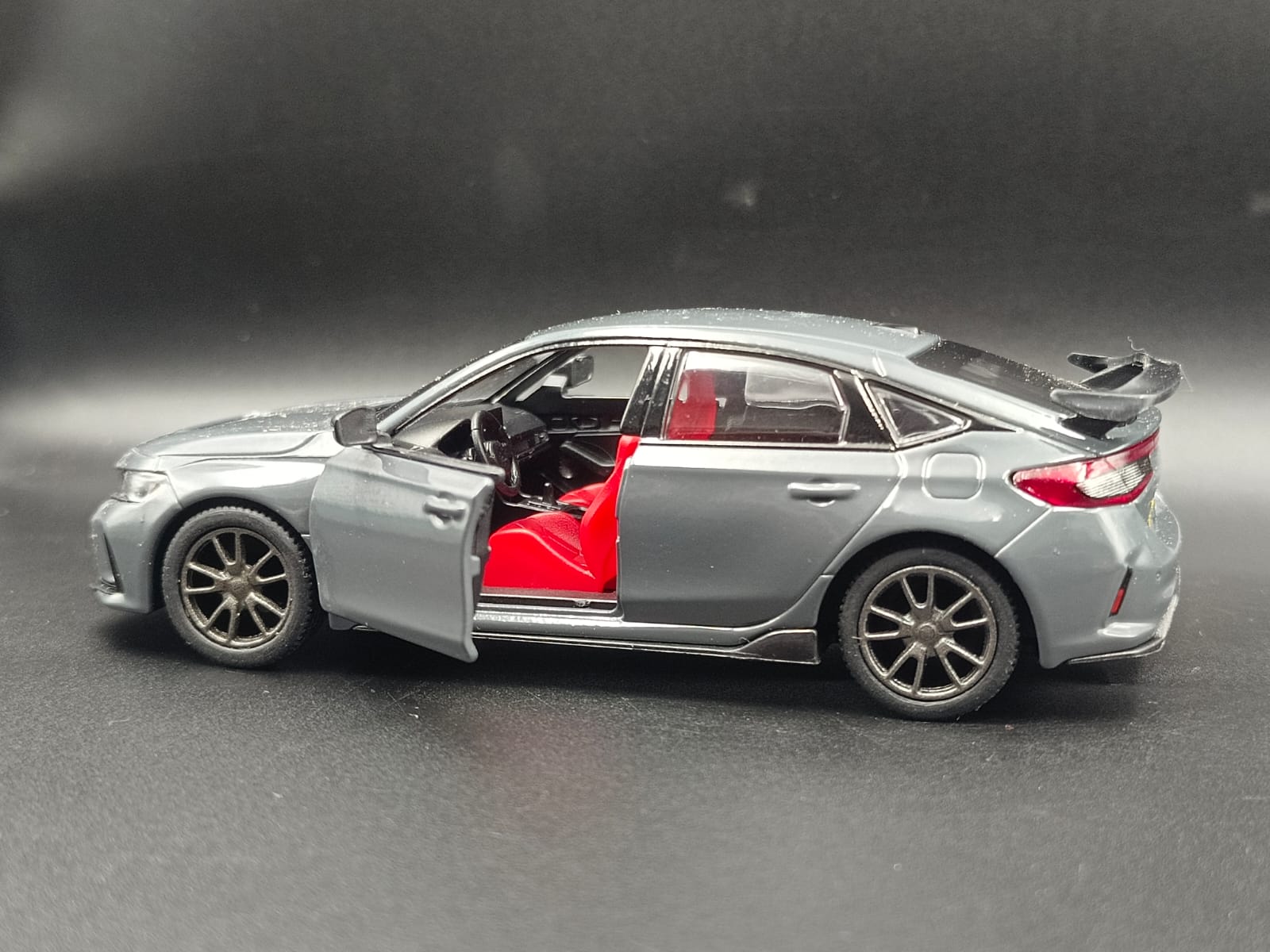 Kinsmart 2024 Honda Civic Type R Diecast Model Car - 1:36 Scale [Licensed] Grey