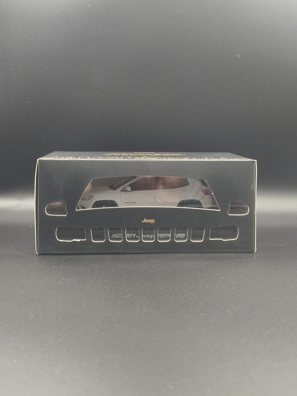 1:43 Scale Jeep Compass Diecast Model - Dealer Edition (White)