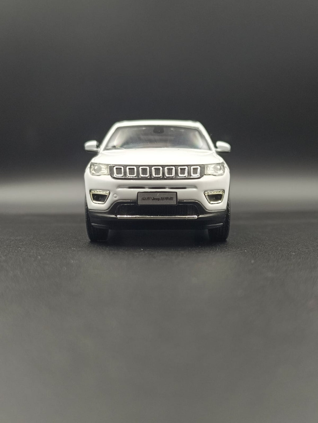 1:43 Scale Jeep Compass Diecast Model - Dealer Edition (White)