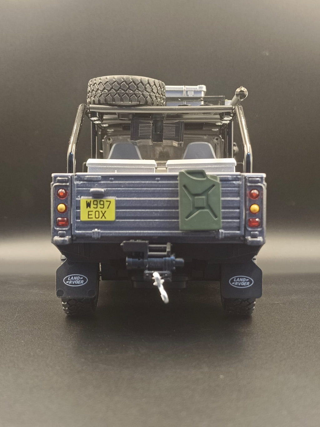 Jinlifang 1:24 Scale 6x6 Off-Road Alloy Die-Cast Model Truck - Grey