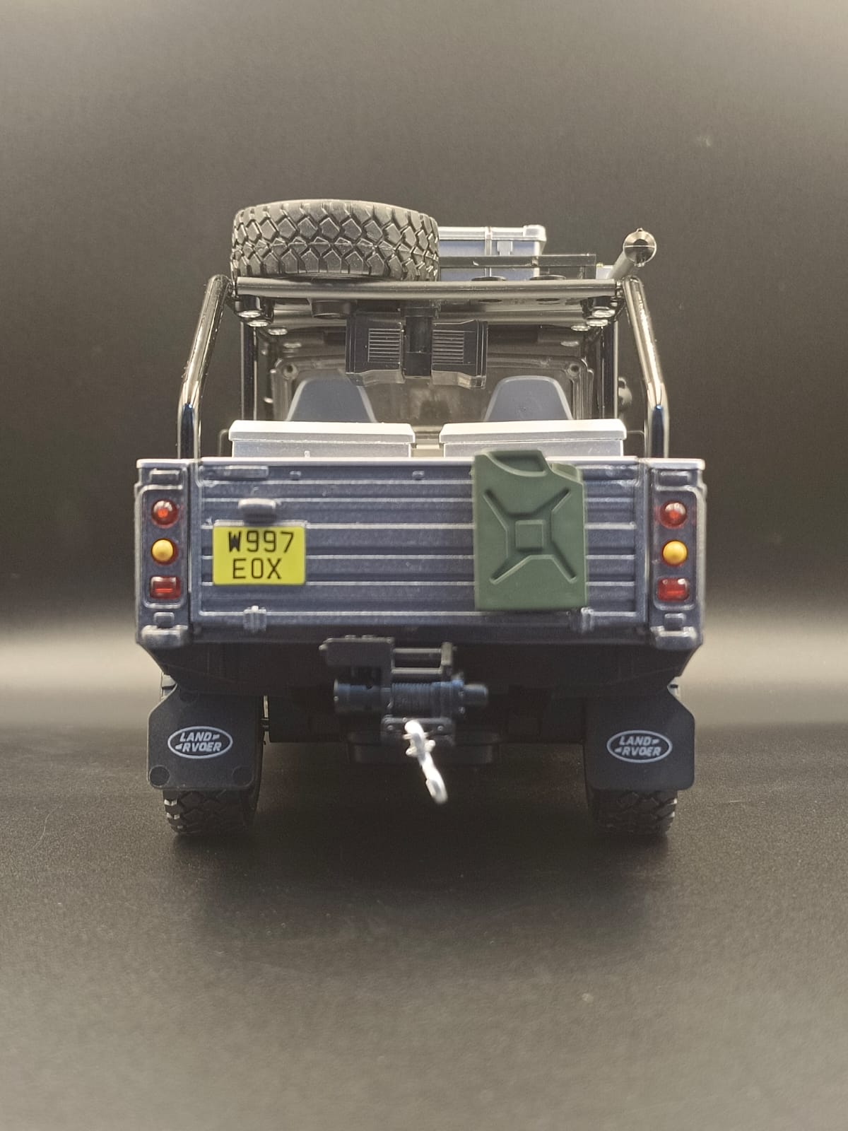 Jinlifang 1:24 Scale 6x6 Off-Road Alloy Die-Cast Model Truck - Grey